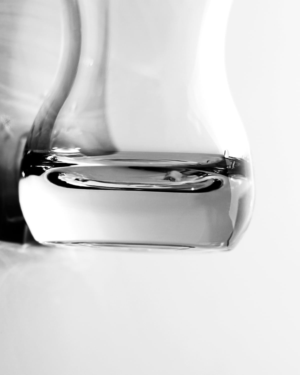 IPA Beer Glasses(Set of 4),16 Oz Pilsner Beer Glasses,Craft Beer Bar Glasses,Lead-Free Drinking Glasses,Ideal Gifts for Lager,Ale or Craft Beer Lovers-Crystal Clear